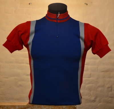  - Retrotrui blauw grijs rood 